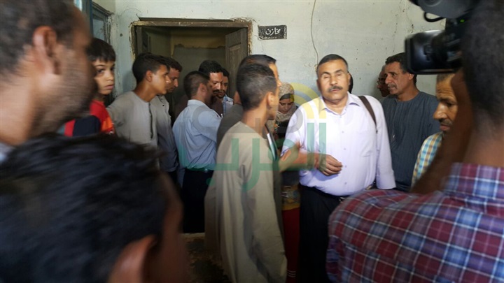 وكيل وزارة الصحة بأسيوط يبحث عن مقر للوحدة الصحية بقرية العزية مركز منفلوط وكيل وزارة الصحة بأسيوط يبحث عن مقر للوحدة الصحية بقرية العزية مركز منفلوط