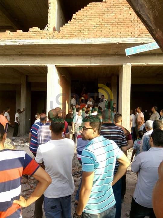حملة إزالة بحي وسط لازالة العقارات المخالفة 