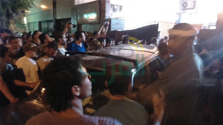 بالصور.. أمن الجيزة يحضر 15 ميني باص لنقل أهالي جزيرة الوراق 