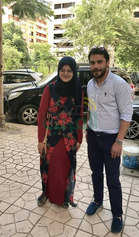 بالصور.. أحمد حسن يقضي "يوم مع الدكتورة مريم" المتفوقة في الثانوية