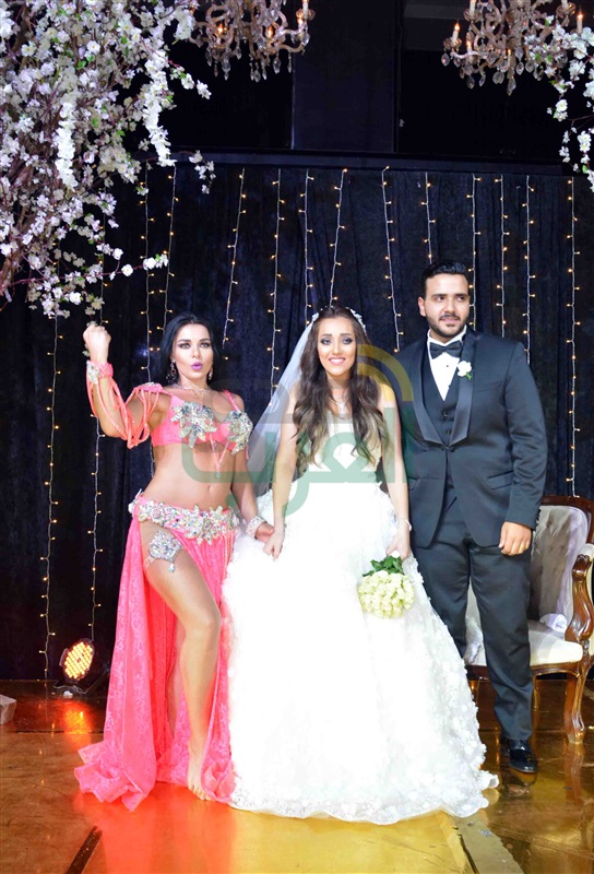 بالصور.. حماقى وحكيم والعسيلى والليثى والاكوشنير فى حفل زفاف كيرس ودينا بالصور.. حماقى وحكيم والعسيلى والليثى والاكوشنير فى حفل زفاف كيرس ودينا