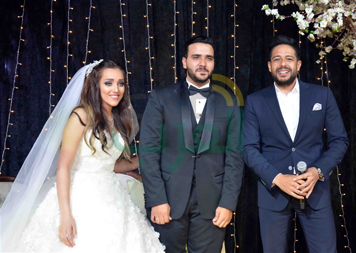 بالصور.. حماقى وحكيم والعسيلى والليثى والاكوشنير فى حفل زفاف كيرس ودينا بالصور.. حماقى وحكيم والعسيلى والليثى والاكوشنير فى حفل زفاف كيرس ودينا