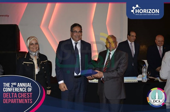 بالصور.. رئيس جامعة طنطا يشارك بمؤتمر الأمراض الصدرية بالمنصورة