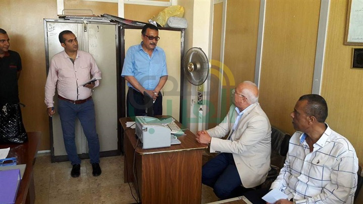 بالصور.. محافظ بورسعيد يأمر بسرعة الانتهاء من لائحة الجهاز التنفيذى للمنطقة الحرة