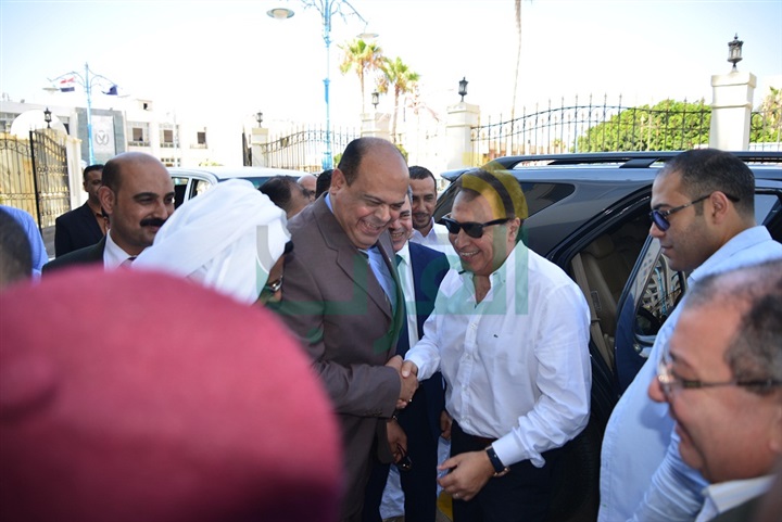 بالصور.. محافظ مطروح يستقبل وزير الصحة قبل تفقد مستشفي النحيلة استعدادا لافتتاحها من رئيس الجمهورية قريباً
