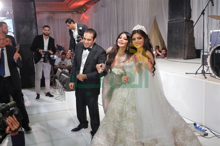 بالصور.. نجوم الفن والمجتمع فى حفل زفاف نجل رجل الأعمال عزيز شنوده بالصور.. نجوم الفن والمجتمع فى حفل زفاف نجل رجل الأعمال عزيز شنوده