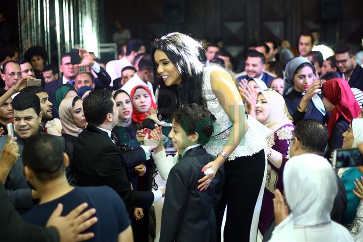 بالصور.. دياب وأمينة وماريس يشعلون حفل زفاف "سامح ومنى"