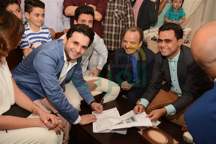 بالصور.. عقد قران نجم مسرح مصر مصطفي خاطر في حفل عائلي بالصور.. عقد قران نجم مسرح مصر مصطفي خاطر في حفل عائلي