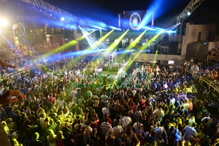 بالصور.. تامر حسني يشعل أكبر حفلات الساحل هذا الأسبوع تحت شعار "كامل العدد"