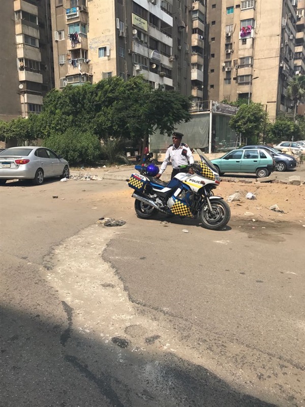 بالصور.. بعد مطاردة مع الشرطة القبض على عاطلين خطفا حقيبة سيده بمدينة نصر