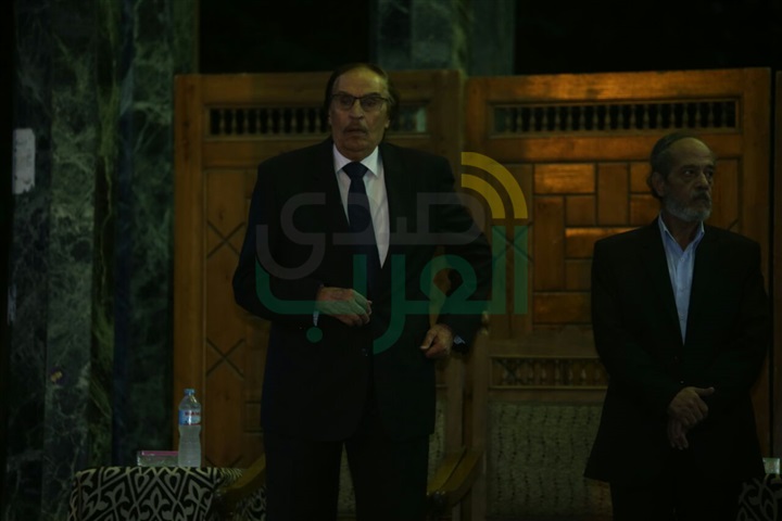 بالصور.. الفخراني أول حضور عزاء زوجه الفنان عزت العلايلي بالصور.. الفخراني أول حضور عزاء زوجه الفنان عزت العلايلي