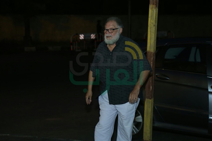 بالصور.. الفخراني أول حضور عزاء زوجه الفنان عزت العلايلي بالصور.. الفخراني أول حضور عزاء زوجه الفنان عزت العلايلي
