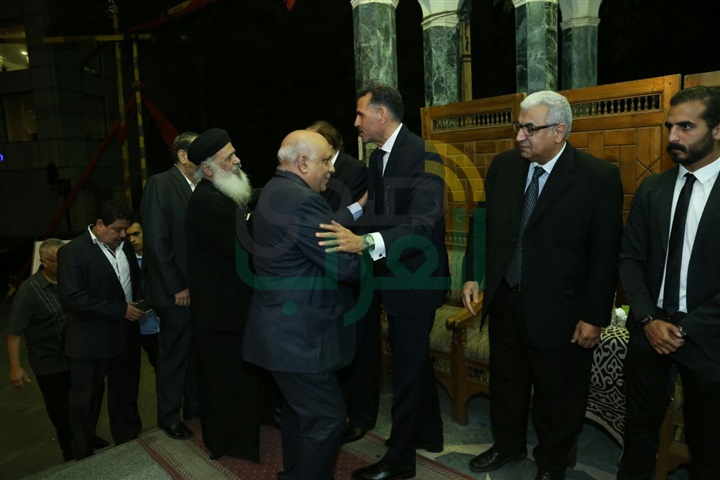 بالصور.. الفخراني أول حضور عزاء زوجه الفنان عزت العلايلي بالصور.. الفخراني أول حضور عزاء زوجه الفنان عزت العلايلي
