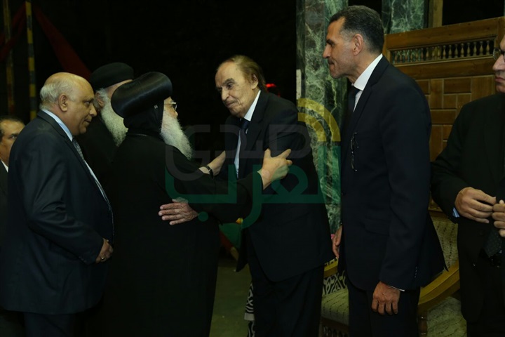 بالصور.. الفخراني أول حضور عزاء زوجه الفنان عزت العلايلي بالصور.. الفخراني أول حضور عزاء زوجه الفنان عزت العلايلي