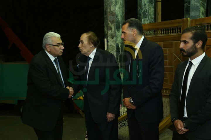 بالصور.. الفخراني أول حضور عزاء زوجه الفنان عزت العلايلي بالصور.. الفخراني أول حضور عزاء زوجه الفنان عزت العلايلي