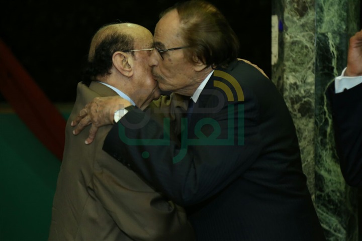 بالصور.. الفخراني أول حضور عزاء زوجه الفنان عزت العلايلي بالصور.. الفخراني أول حضور عزاء زوجه الفنان عزت العلايلي