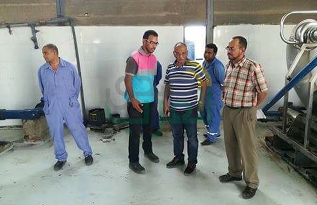 بالصور.. جولة لرئيس "مياه البحر الأحمر" بمحطة حلايب