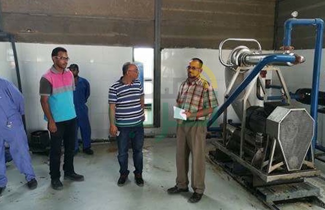 بالصور.. جولة لرئيس "مياه البحر الأحمر" بمحطة حلايب