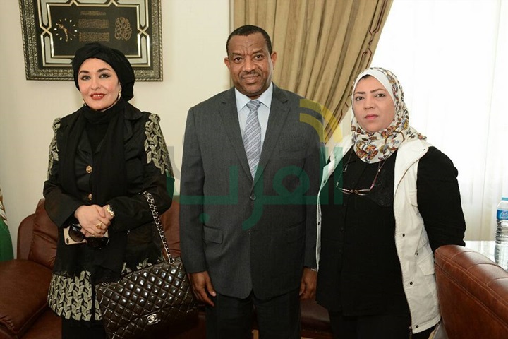رئيسة الاتحاد العربي لمكافحة التزوير والتزيف تلتقى أمين عام جامعة الدول العربية 