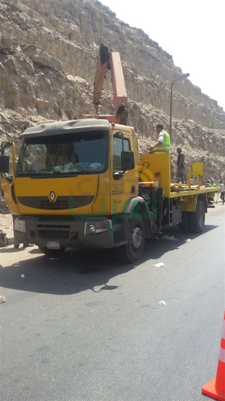 بالصور.. كثافات مرورية بمصر الجديدة.. وتجهيز الاوتوستراد بالمعادي لإنشاء نفق