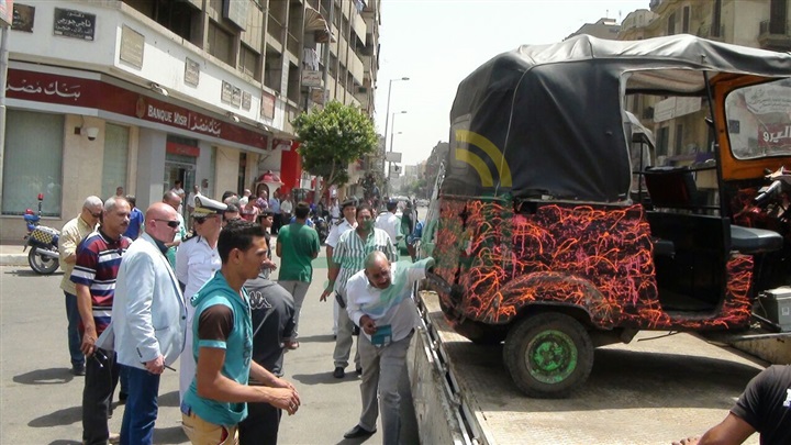 بالصور.. سحب 42 توك توك مخالف بـ"دوران شبرا"