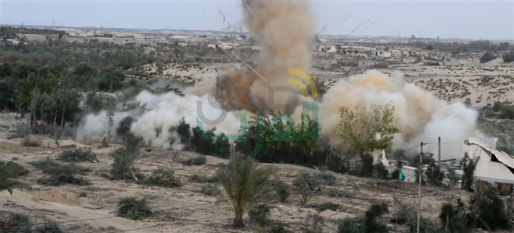 بالصور.. القوات المسلحة تصفي تكفيريًا وتدمر 14 عبوة ناسفة بسيناء