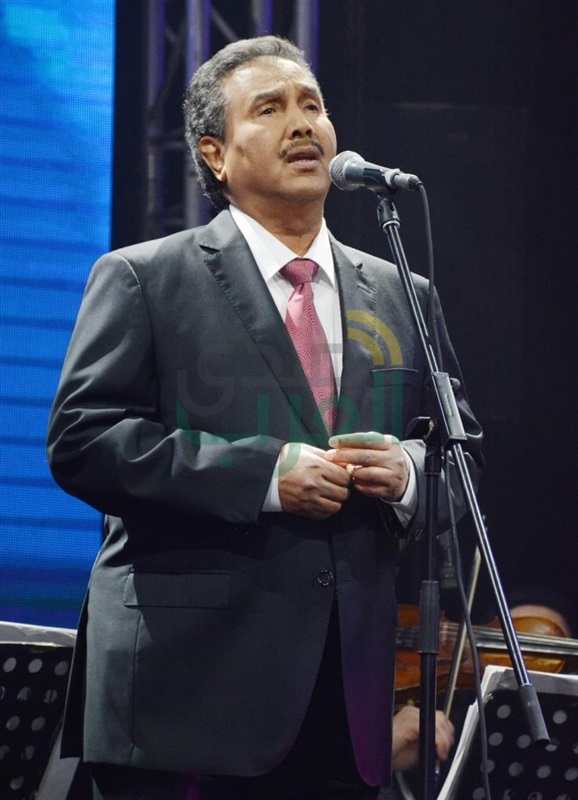 بالصور.. حفل جماهيري ضخم لفنان العرب محمد عبده بتوقيع شركة روتانا بالصور.. حفل جماهيري ضخم لفنان العرب محمد عبده بتوقيع شركة روتانا