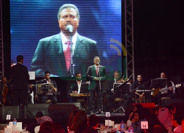 بالصور.. حفل جماهيري ضخم لفنان العرب محمد عبده بتوقيع شركة روتانا بالصور.. حفل جماهيري ضخم لفنان العرب محمد عبده بتوقيع شركة روتانا