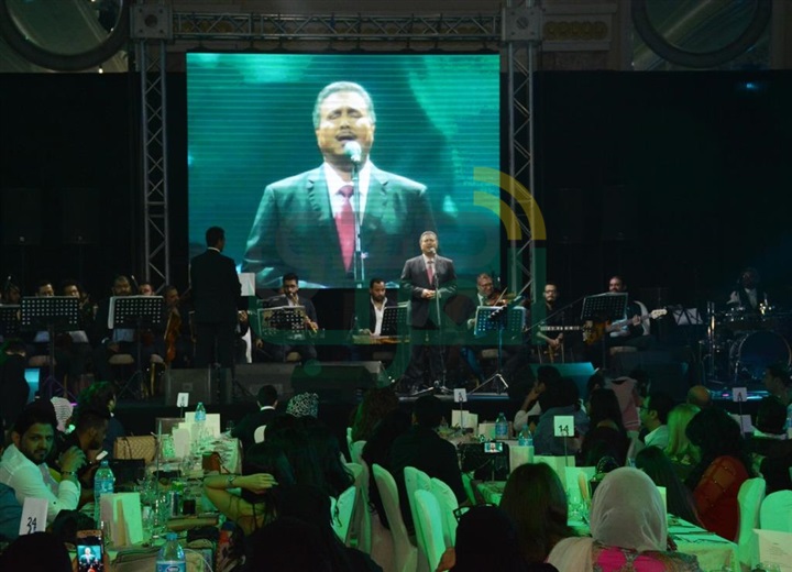 بالصور.. حفل جماهيري ضخم لفنان العرب محمد عبده بتوقيع شركة روتانا بالصور.. حفل جماهيري ضخم لفنان العرب محمد عبده بتوقيع شركة روتانا