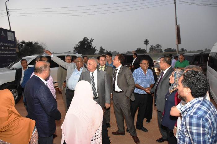 وزير النقل ومحافظ الشرقية  يتفقدان طريقي (الزقازيق - أبو حماد / الزقازيق – السنبلاوين)