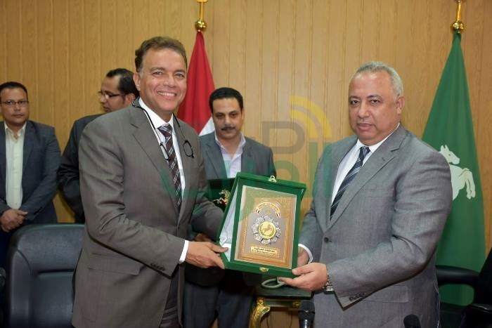 وزير النقل ومحافظ الشرقية  يتفقدان طريقي (الزقازيق - أبو حماد / الزقازيق – السنبلاوين)