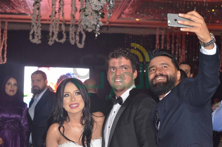 بالصور.. نجوم الفن والمجتمع في زفاف شقيقة المخرج أحمد خالد موسى بالصور.. نجوم الفن والمجتمع في زفاف شقيقة المخرج أحمد خالد موسى