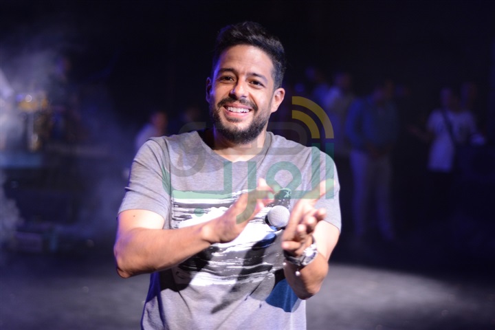 بالصور.. حماقي يتألق في حفل تخرج "المنصورة كوليدج" بحضور آلاف الطلاب بالصور.. حماقي يتألق في حفل تخرج "المنصورة كوليدج" بحضور آلاف الطلاب