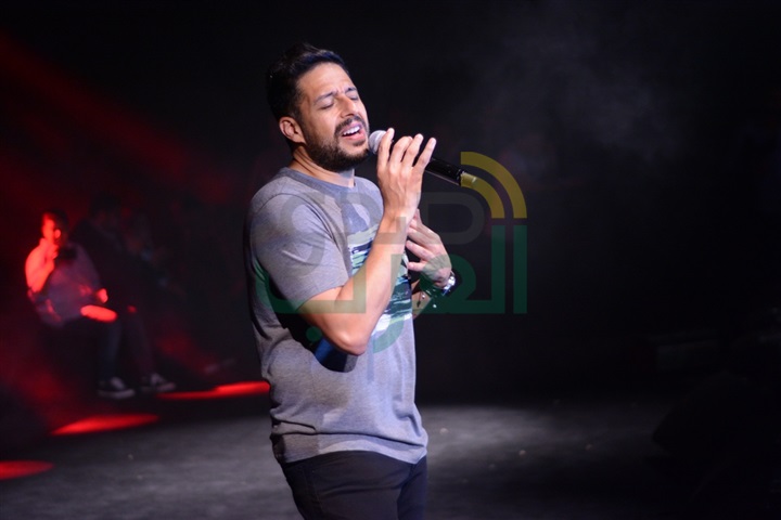 بالصور.. حماقي يتألق في حفل تخرج "المنصورة كوليدج" بحضور آلاف الطلاب بالصور.. حماقي يتألق في حفل تخرج "المنصورة كوليدج" بحضور آلاف الطلاب