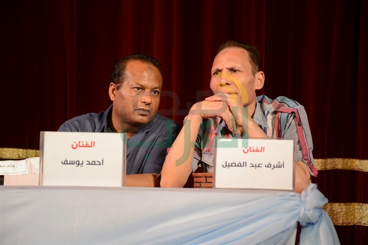 بدء مؤتمر "الحفلة التنكرية".. وأبطال العرض يتغيبون عن الحضور بدء مؤتمر "الحفلة التنكرية".. وأبطال العرض يتغيبون عن الحضور