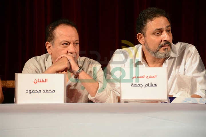 بدء مؤتمر "الحفلة التنكرية".. وأبطال العرض يتغيبون عن الحضور بدء مؤتمر "الحفلة التنكرية".. وأبطال العرض يتغيبون عن الحضور