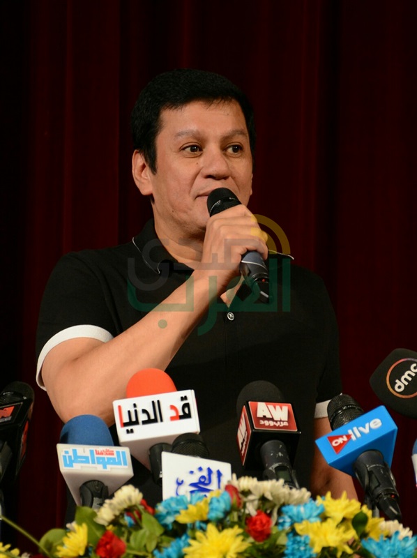 بدء مؤتمر "الحفلة التنكرية".. وأبطال العرض يتغيبون عن الحضور بدء مؤتمر "الحفلة التنكرية".. وأبطال العرض يتغيبون عن الحضور