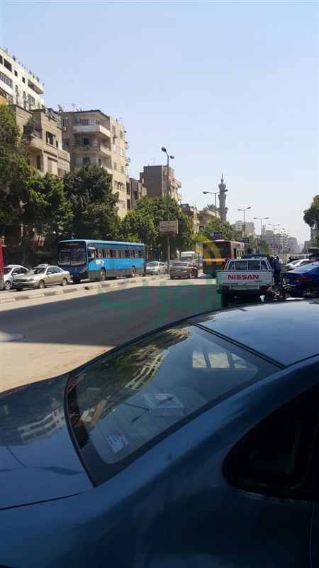 بالصور.. كثافات مرورية بسبب كسر ماسورة مياه بشارع شبرا