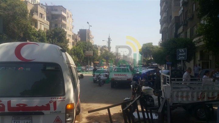 بالصور.. كثافات مرورية بسبب كسر ماسورة مياه بشارع شبرا