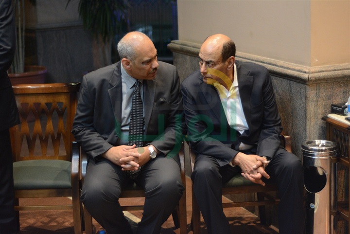 بالصور.. نجوم الفن في عزاء شقيق الفن احمد بدير