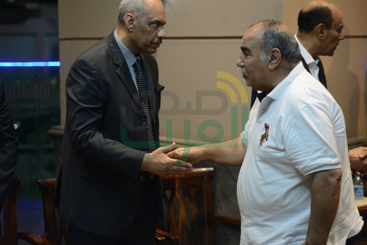 بالصور.. نجوم الفن في عزاء شقيق الفن احمد بدير