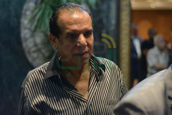 بالصور.. نجوم الفن في عزاء شقيق الفن احمد بدير
