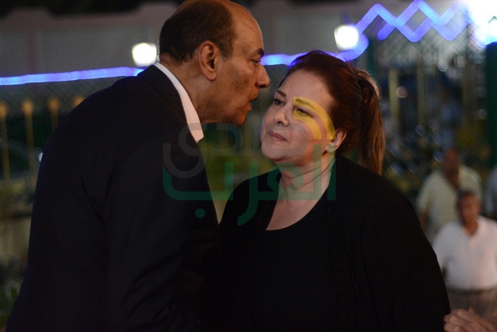 بالصور.. نجوم الفن في عزاء شقيق الفن احمد بدير