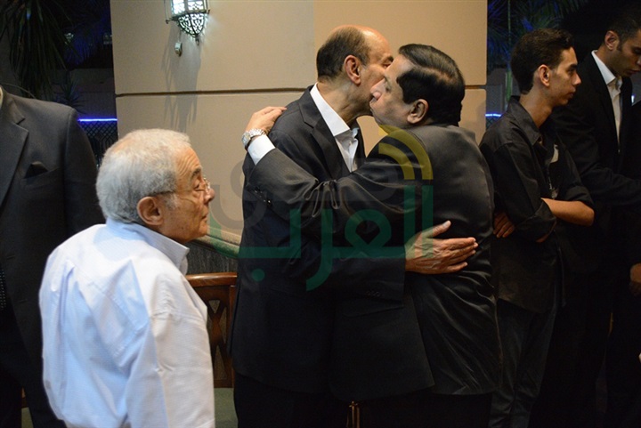 بالصور.. نجوم الفن في عزاء شقيق الفن احمد بدير