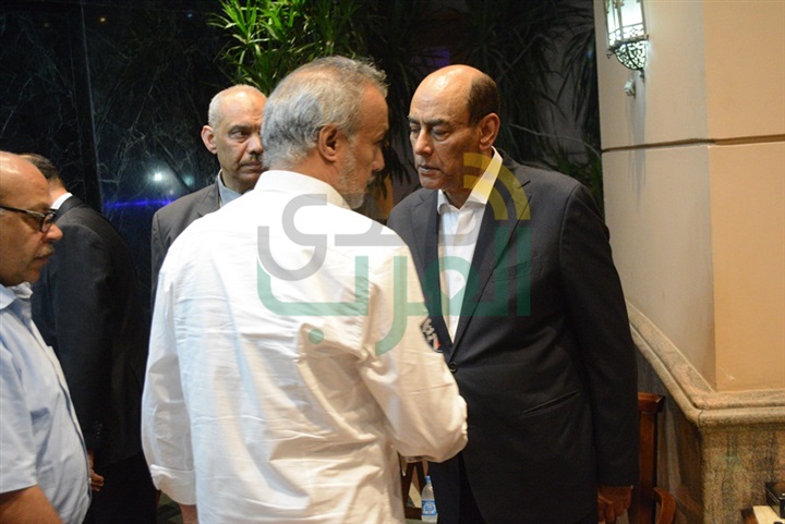 بالصور.. نجوم الفن في عزاء شقيق الفن احمد بدير