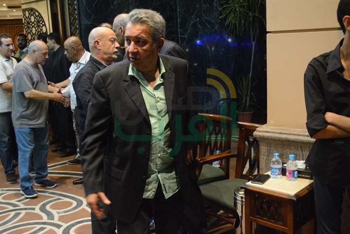بالصور.. نجوم الفن في عزاء شقيق الفن احمد بدير