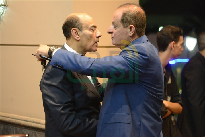 بالصور.. نجوم الفن في عزاء شقيق الفن احمد بدير