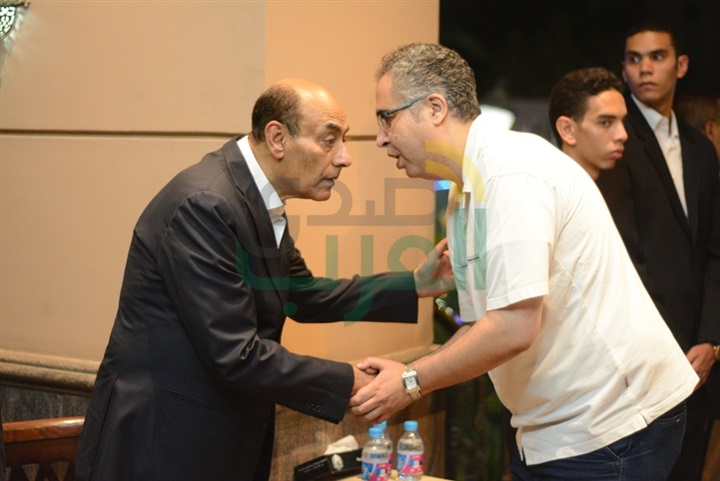 بالصور.. نجوم الفن في عزاء شقيق الفن احمد بدير