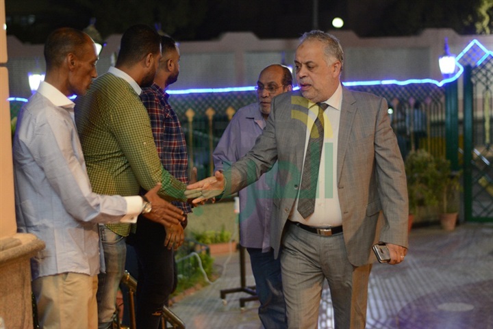 بالصور.. نجوم الفن في عزاء شقيق الفن احمد بدير