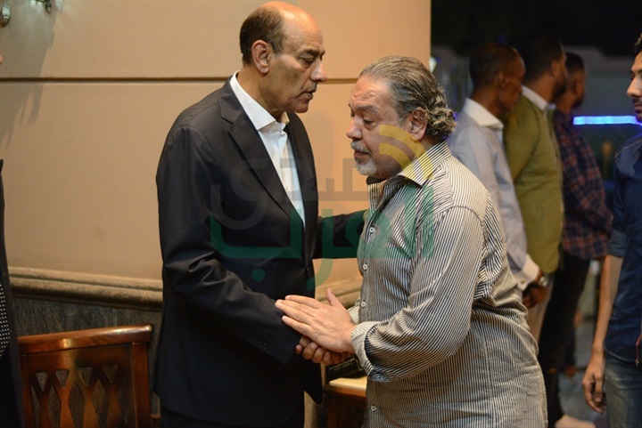 بالصور.. نجوم الفن في عزاء شقيق الفن احمد بدير